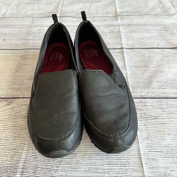 Skechers Slip On Sneakers size 9 black - Picture 1 of 8